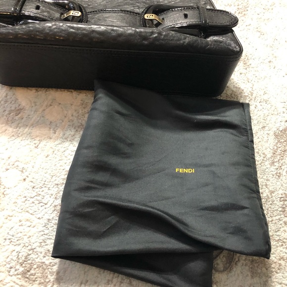 Fendi Napa Vernice Buckle Shoulder bag EUC - Picture 11 of 11